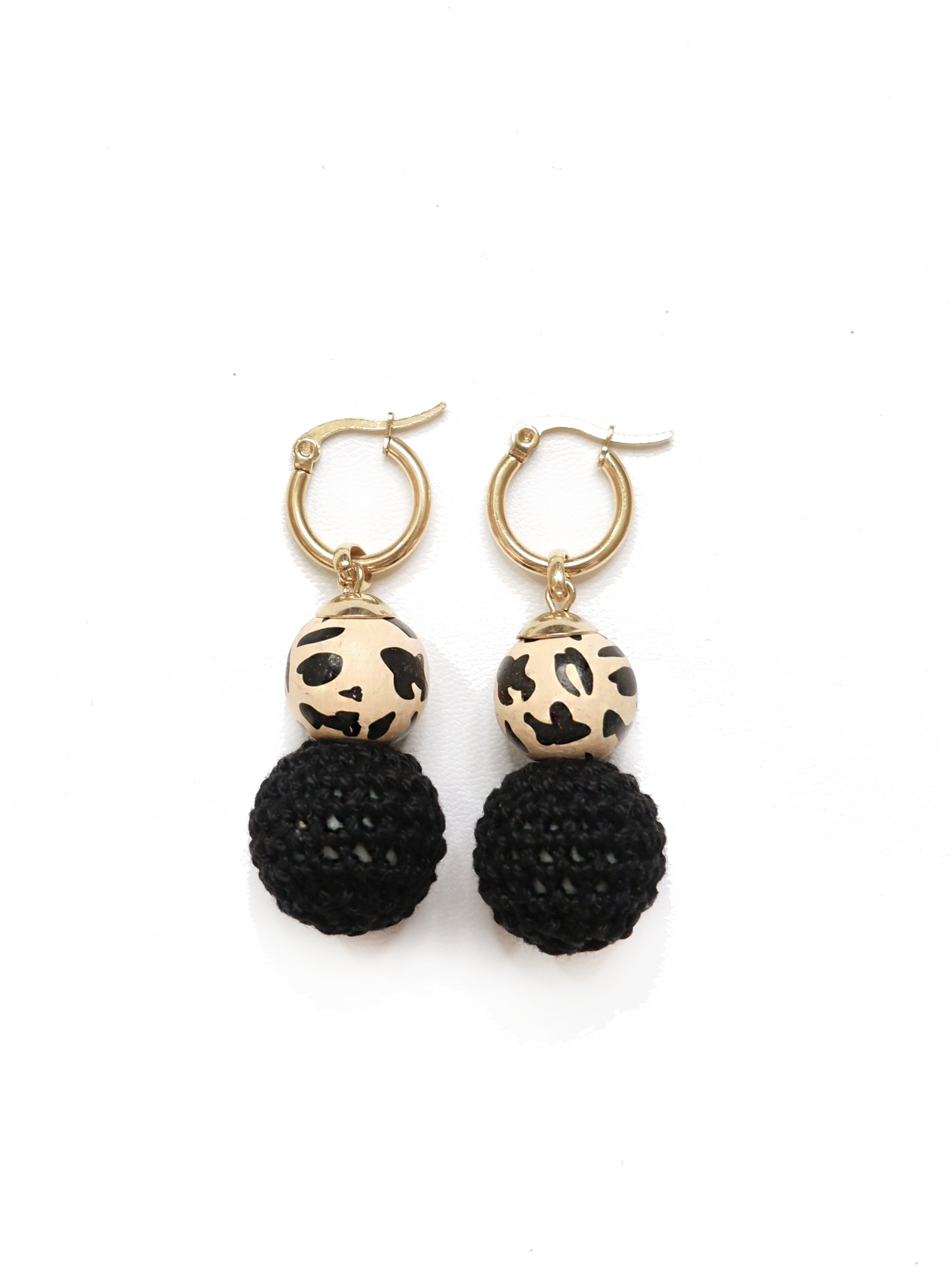 Zuri dangling earrings- black